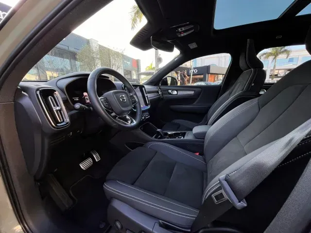 Volvo XC40 Recharge - Imagem 10