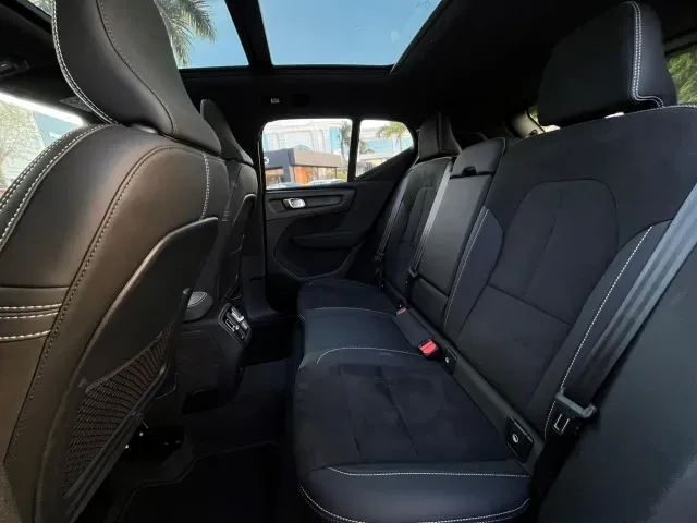 Volvo XC40 Recharge - Imagem 15