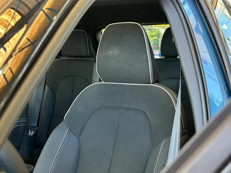 Volvo XC40 Recharge - Imagem 13