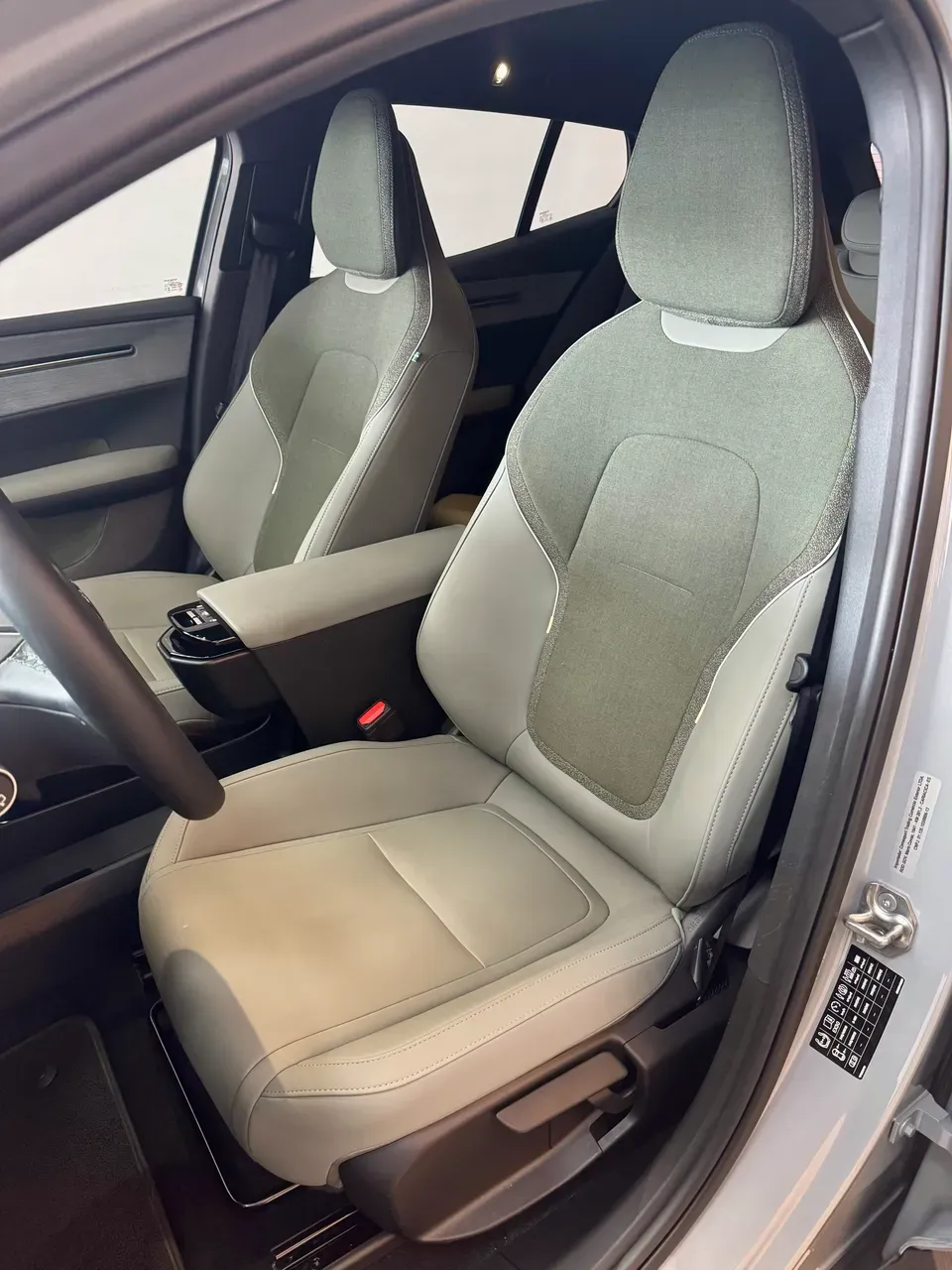 Volvo EX30 - Imagem 16