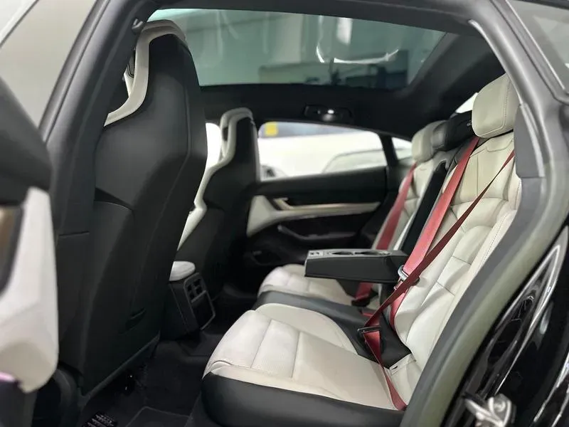 Porsche Taycan - Imagem 11