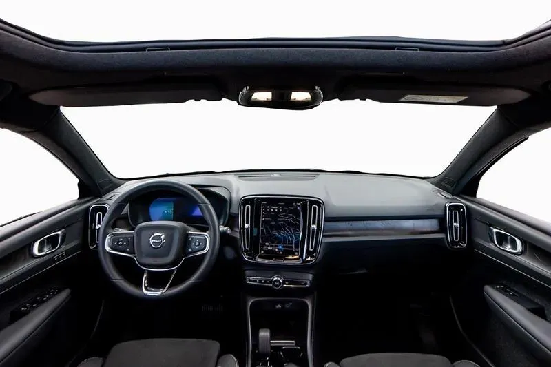 Volvo XC40 Recharge - Imagem 11