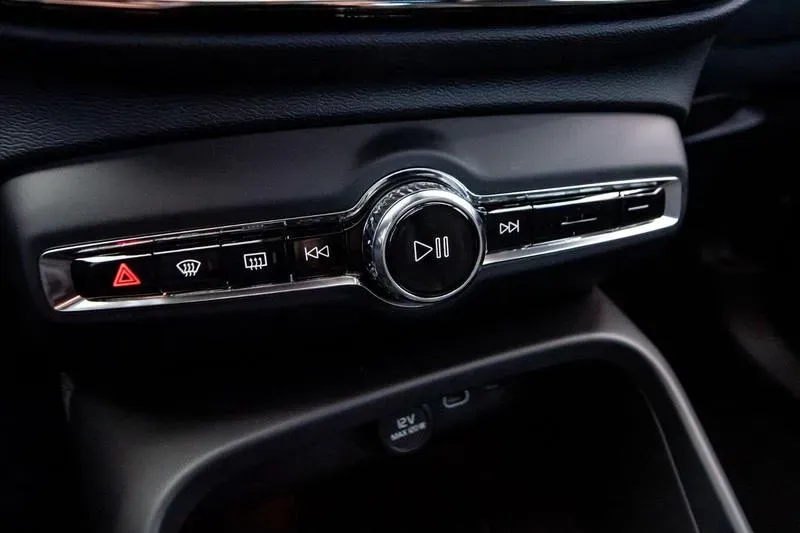 Volvo XC40 Recharge - Imagem 17