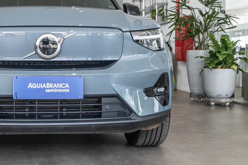 Volvo XC40 Recharge - Imagem 4