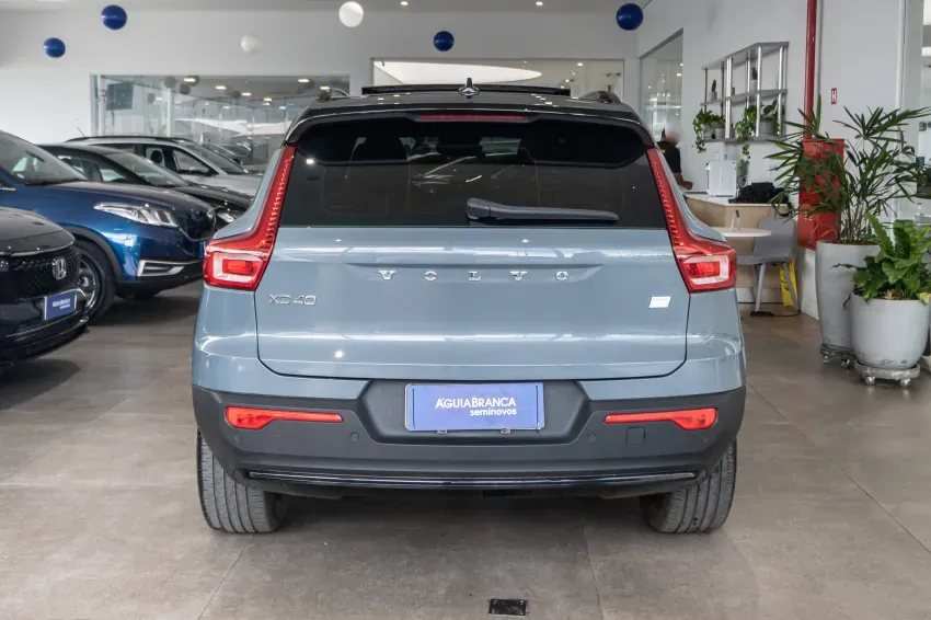 Volvo XC40 Recharge - Imagem 8