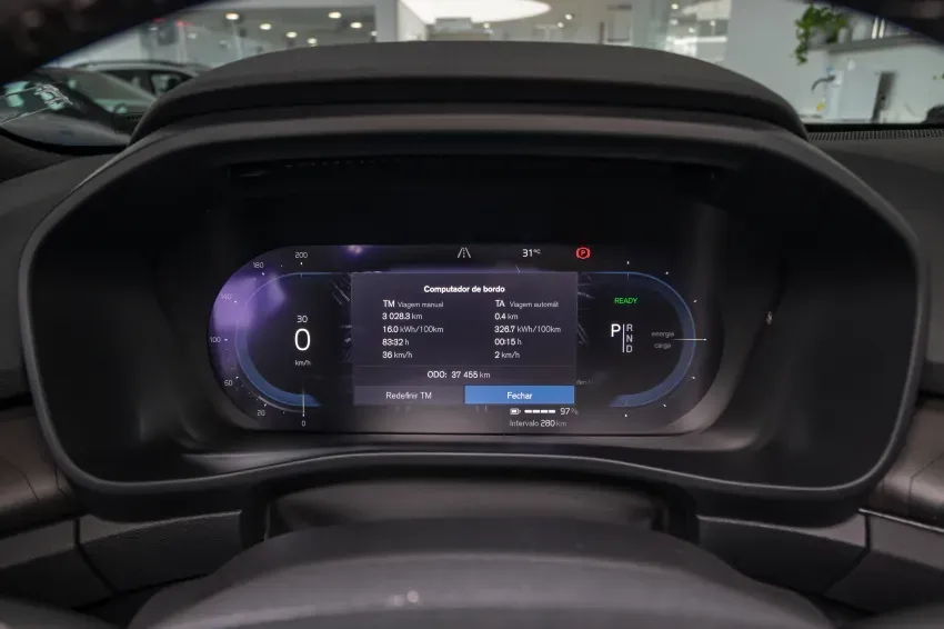 Volvo XC40 Recharge - Imagem 12