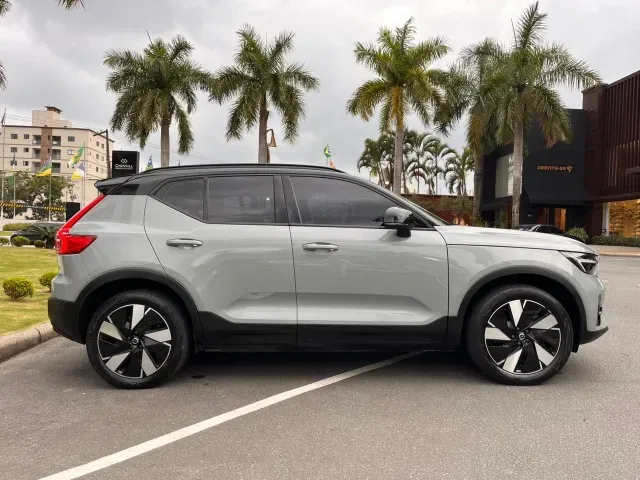 Volvo XC40 Recharge - Imagem 6