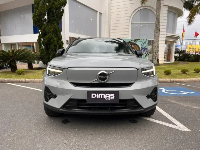 Volvo XC40 Recharge - Imagem 8