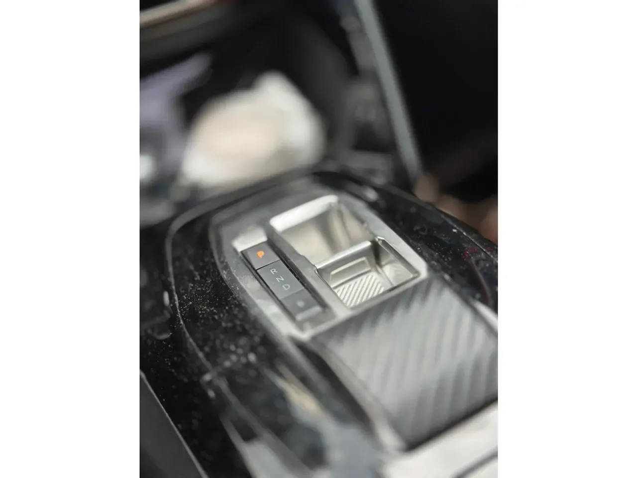 Peugeot E-2008 - Imagem 9