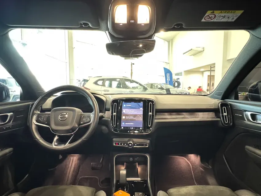Volvo XC40 Recharge - Imagem 18
