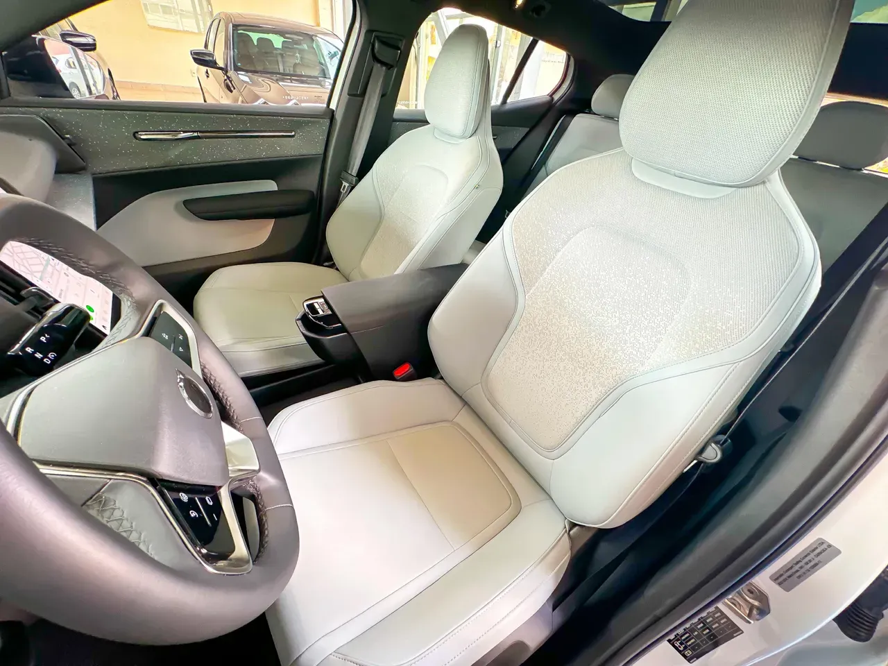 Volvo EX30 - Imagem 6