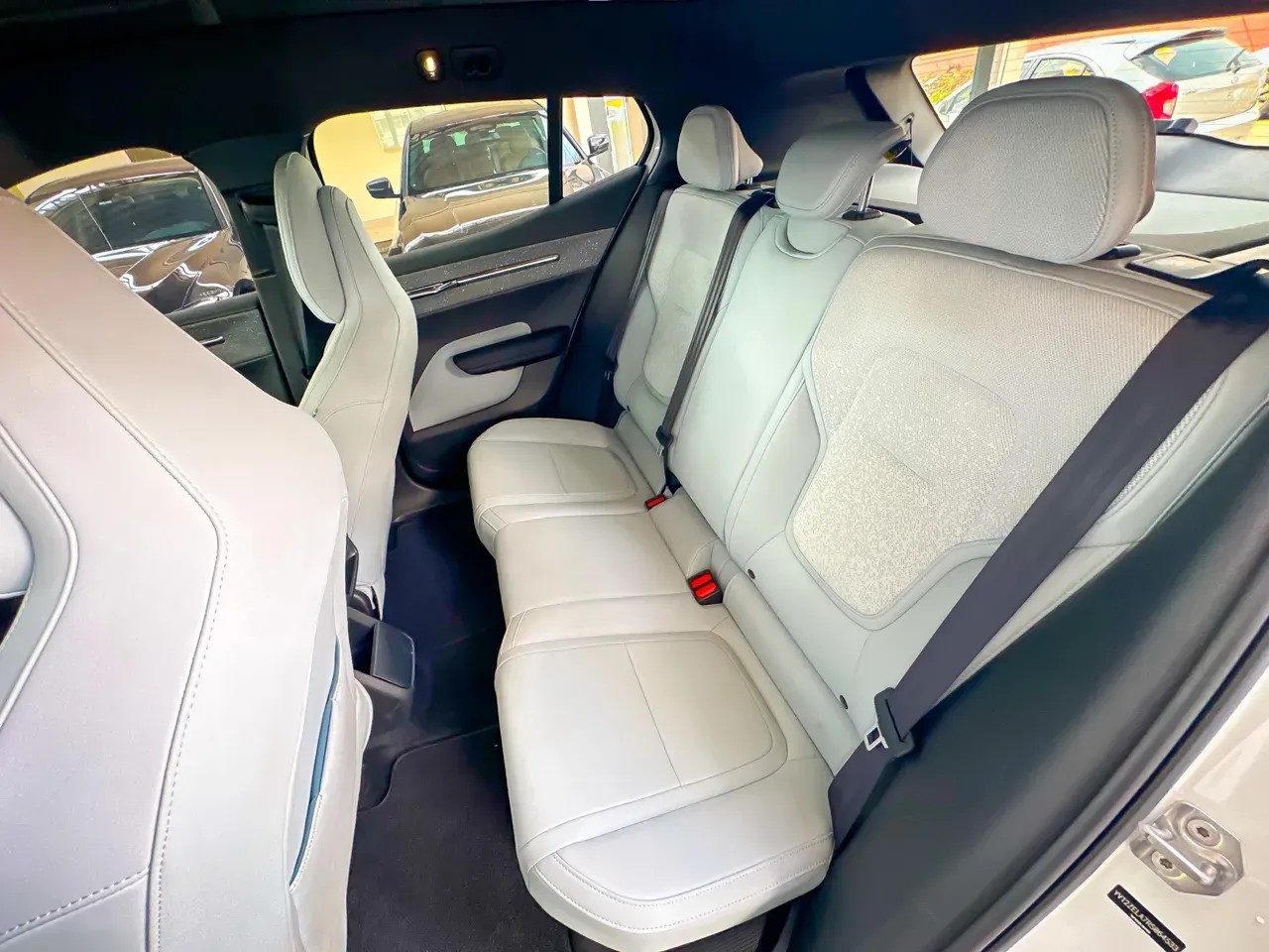 Volvo EX30 - Imagem 8