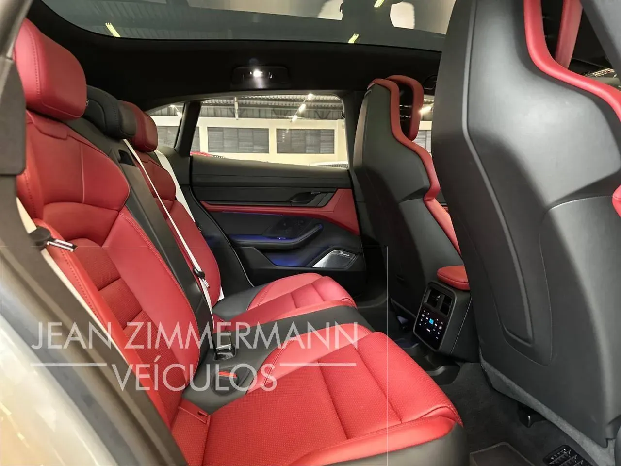 Porsche Taycan - Imagem 11