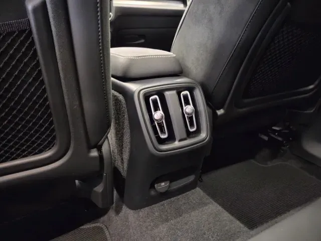 Volvo XC40 Recharge - Imagem 19