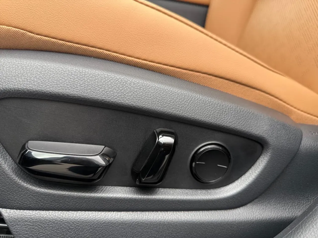 Lexus Ux 300e - Imagem 17