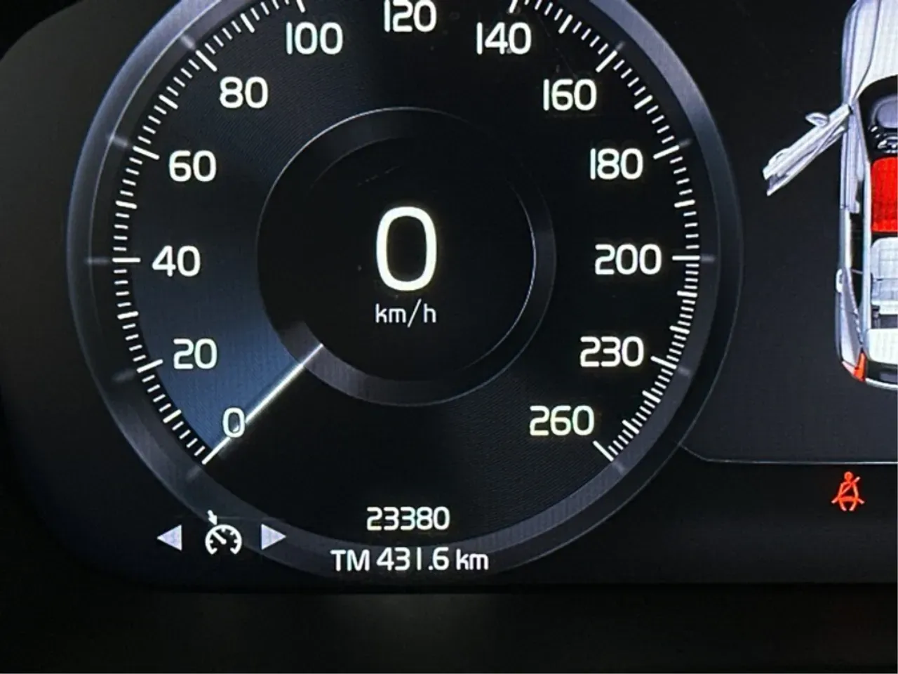 Volvo XC40 Recharge - Imagem 2