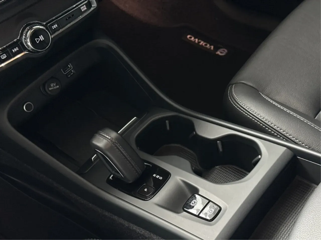 Volvo XC40 Recharge - Imagem 4