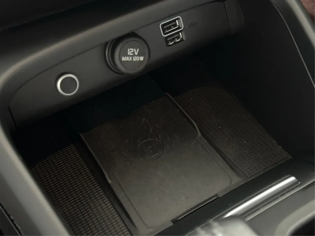 Volvo XC40 Recharge - Imagem 5