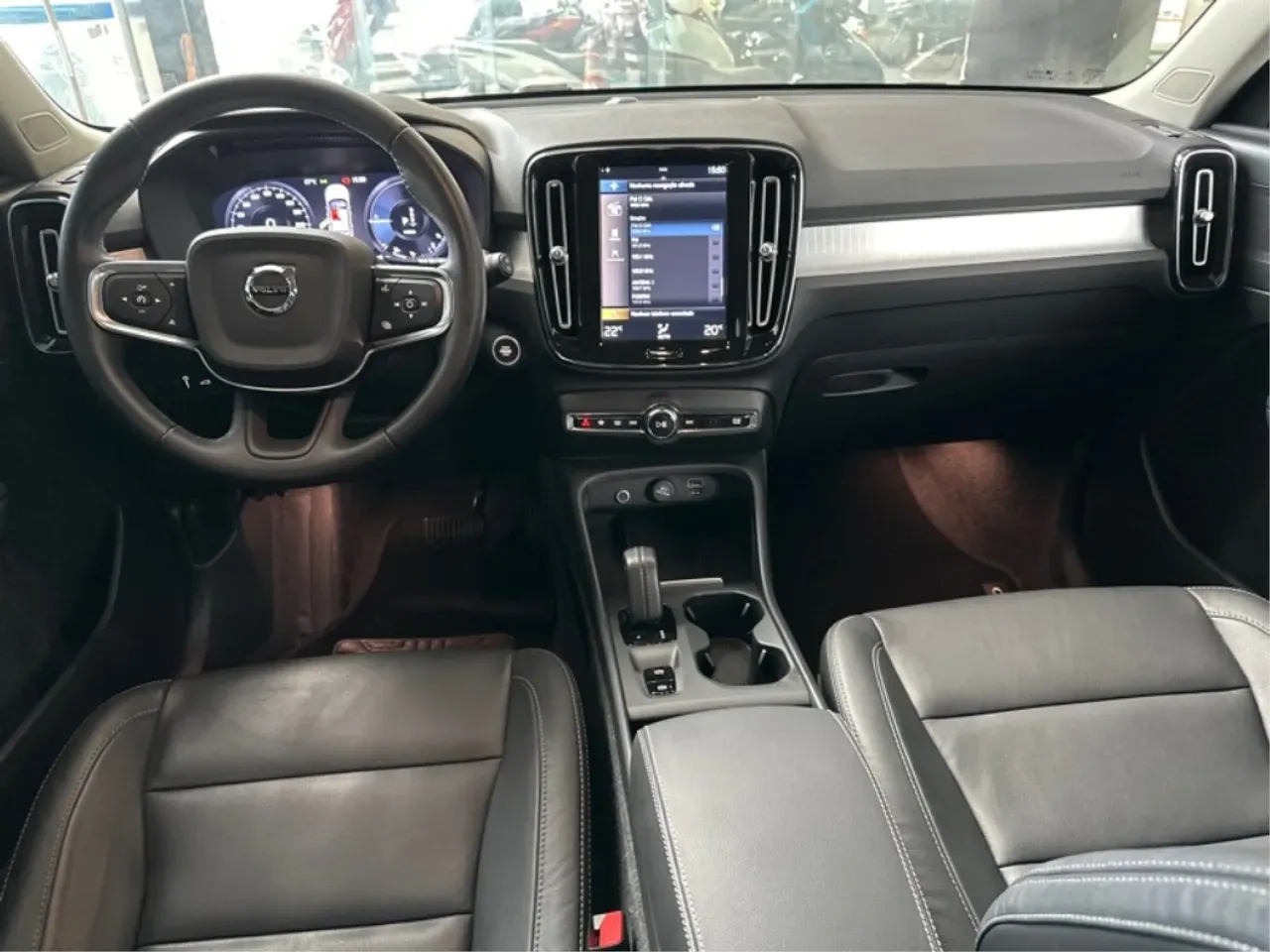 Volvo XC40 Recharge - Imagem 16