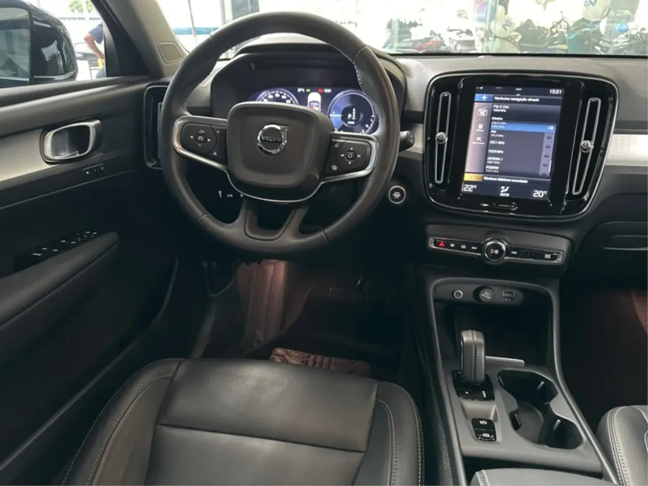 Volvo XC40 Recharge - Imagem 17