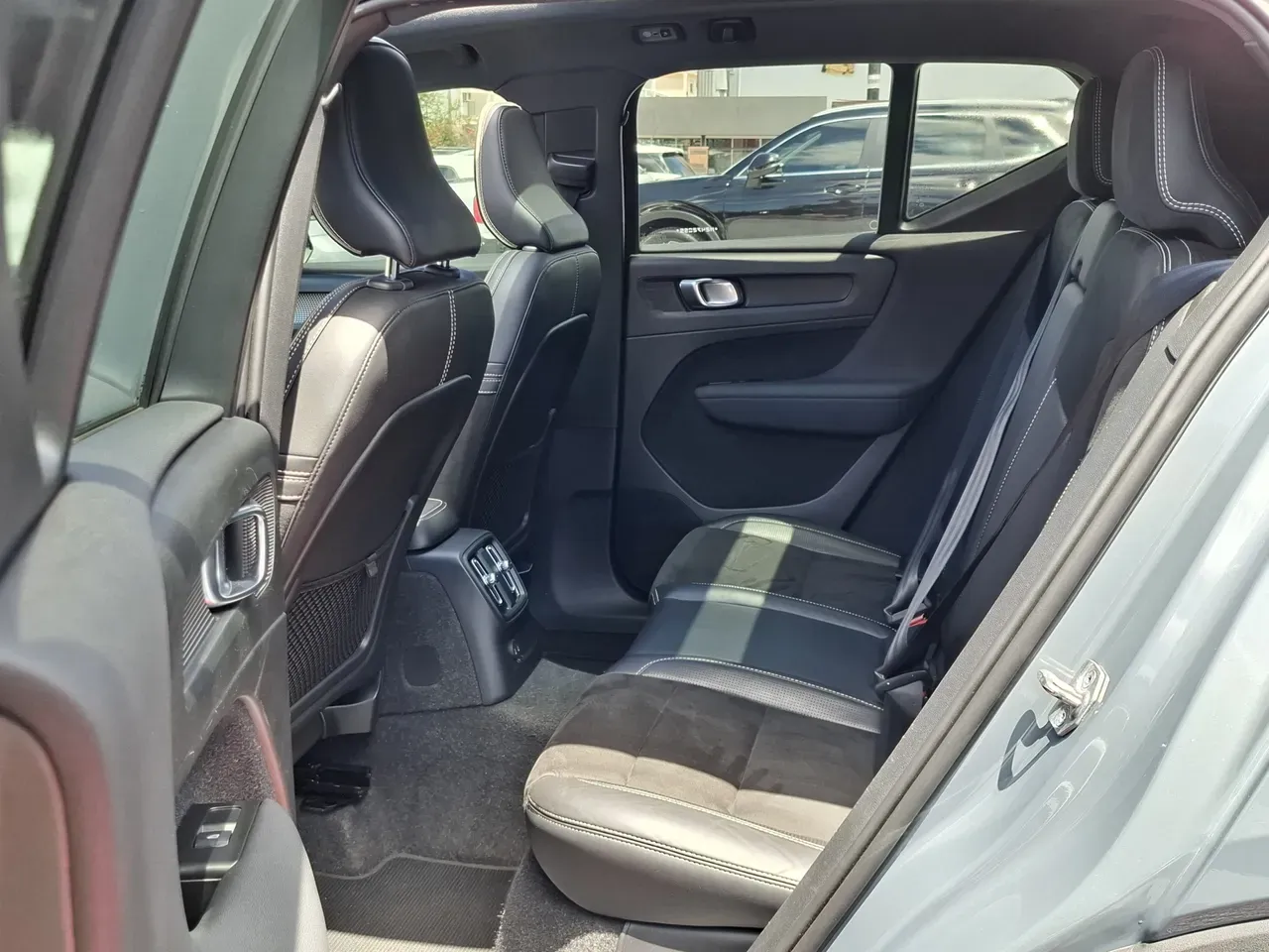 Volvo XC40 Recharge - Imagem 10