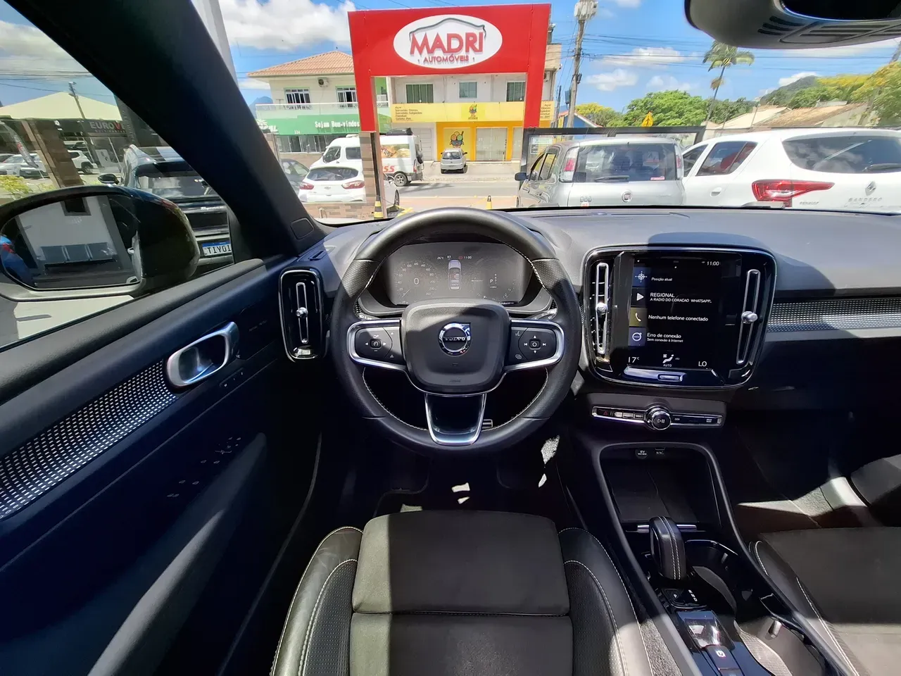 Volvo XC40 Recharge - Imagem 11