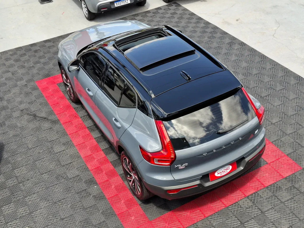 Volvo XC40 Recharge - Imagem 13