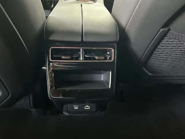 Zeekr 001 - Imagem 12