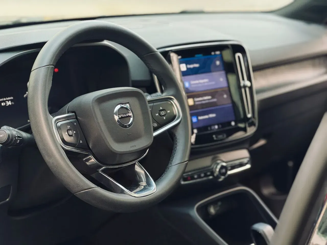 Volvo XC40 Recharge - Imagem 6