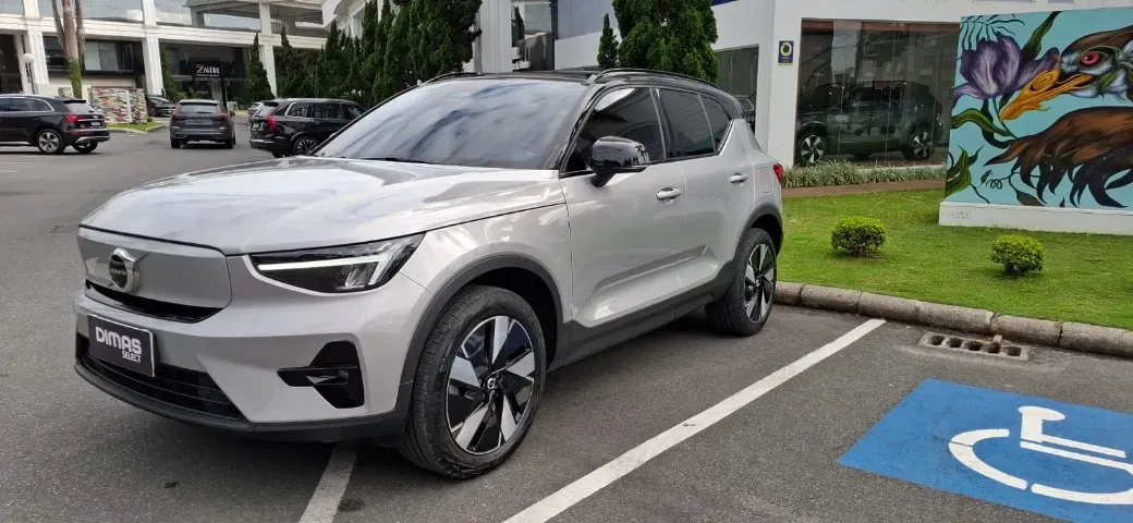 Volvo XC40 Recharge - Imagem 3