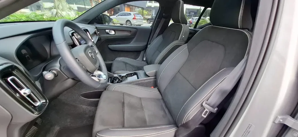 Volvo XC40 Recharge - Imagem 9