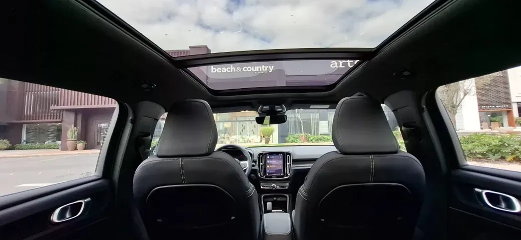 Volvo XC40 Recharge - Imagem 13