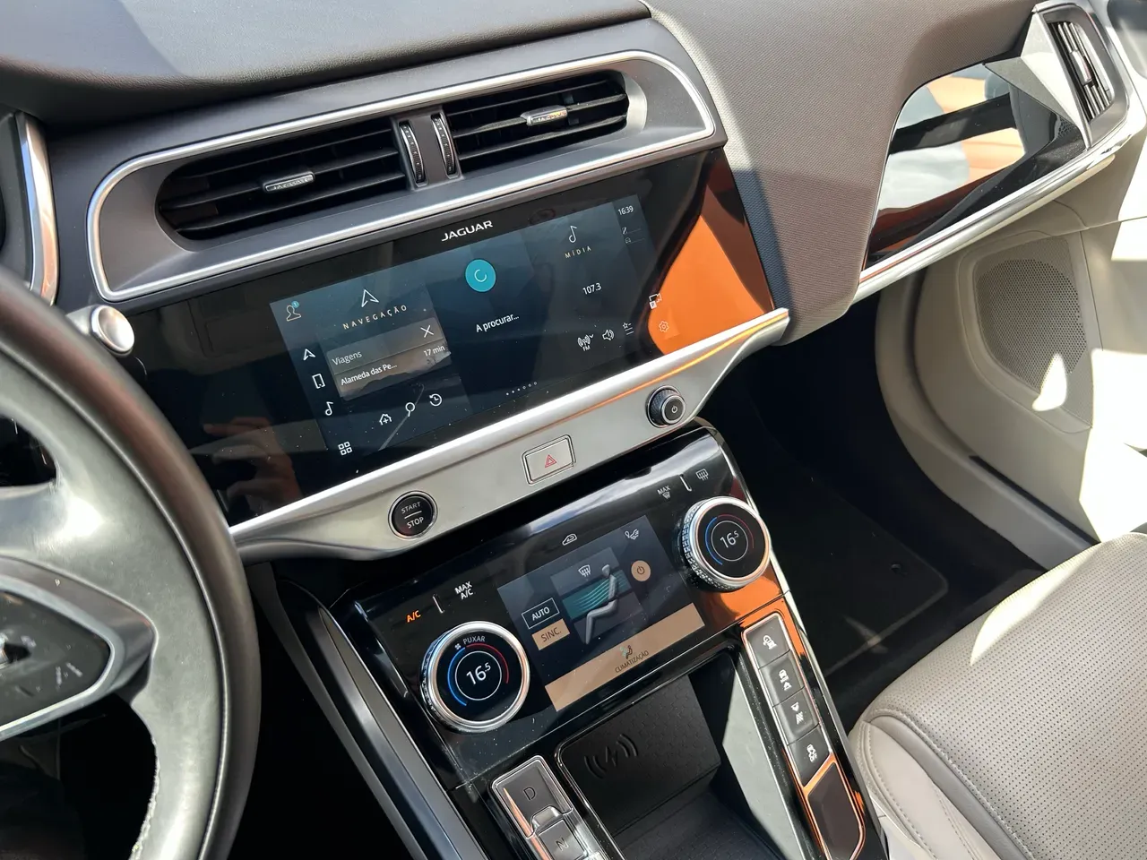 Jaguar I-pace - Imagem 12