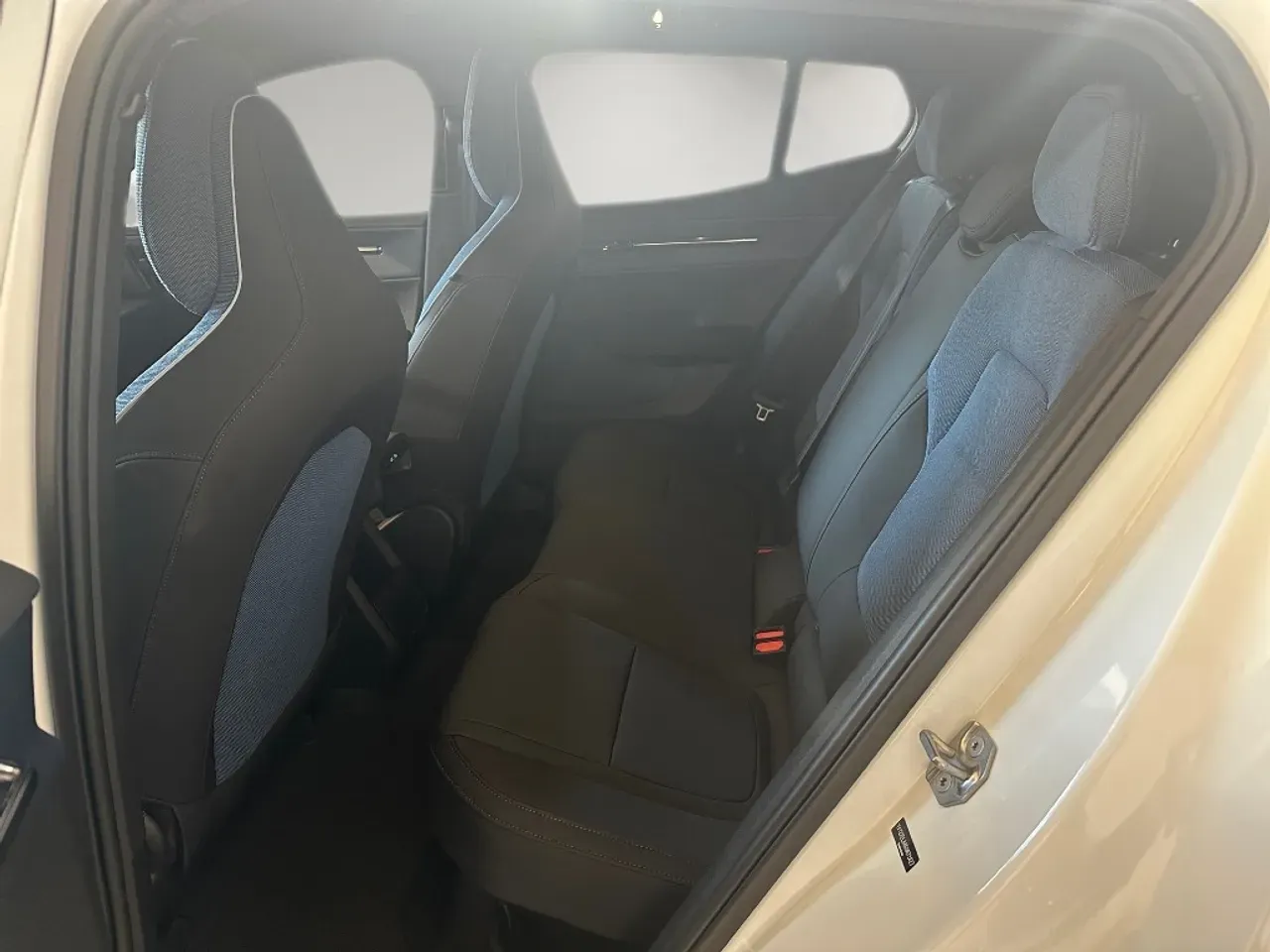 Volvo EX30 - Imagem 8