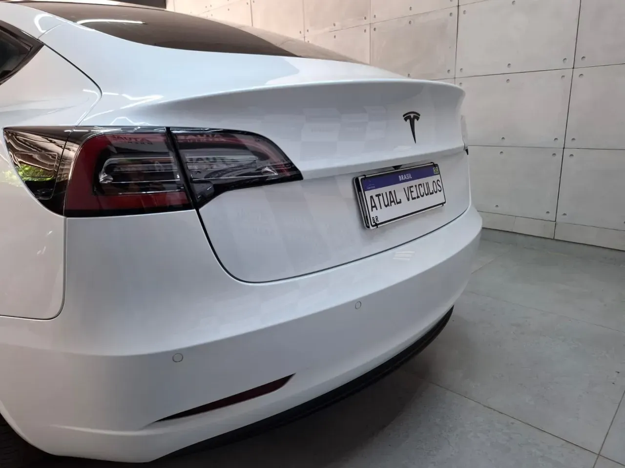 Tesla Model 3 - Imagem 11