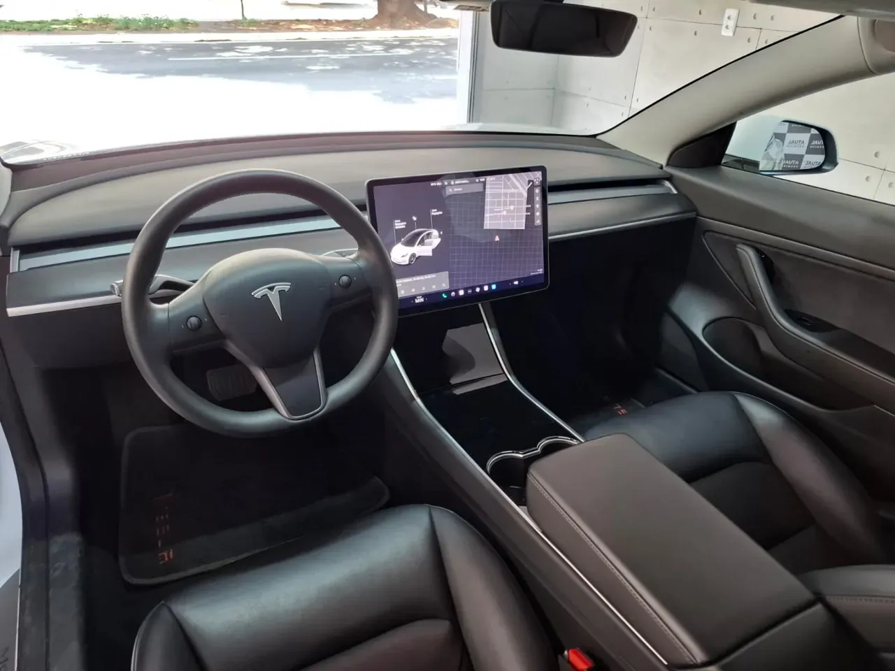 Tesla Model 3 - Imagem 17