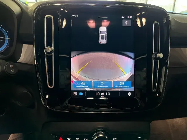 Volvo XC40 Recharge - Imagem 7