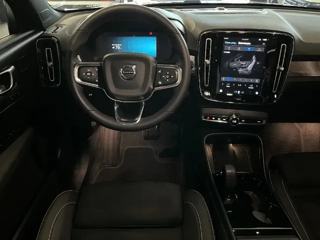 Volvo XC40 Recharge - Imagem 13