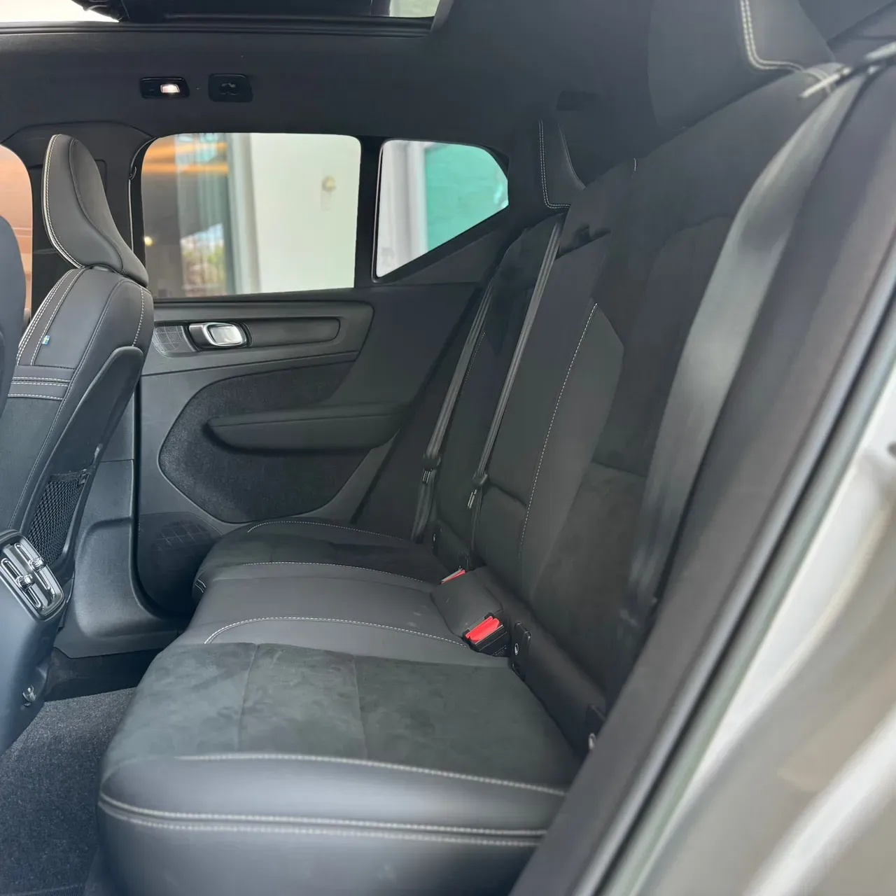 Volvo XC40 Recharge - Imagem 9