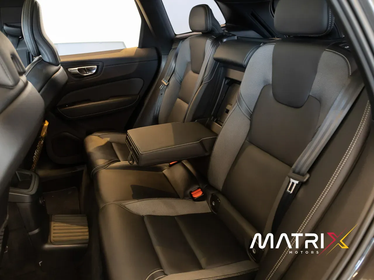 Volvo Xc60 Recharge Plug-in Hybrid - Imagem 19