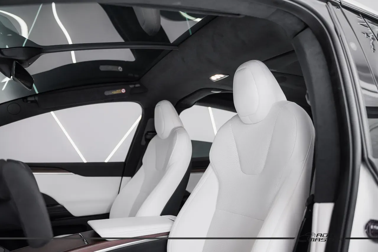 Tesla Model X - Imagem 8