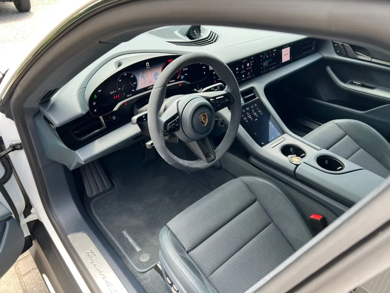 Porsche Taycan - Imagem 7