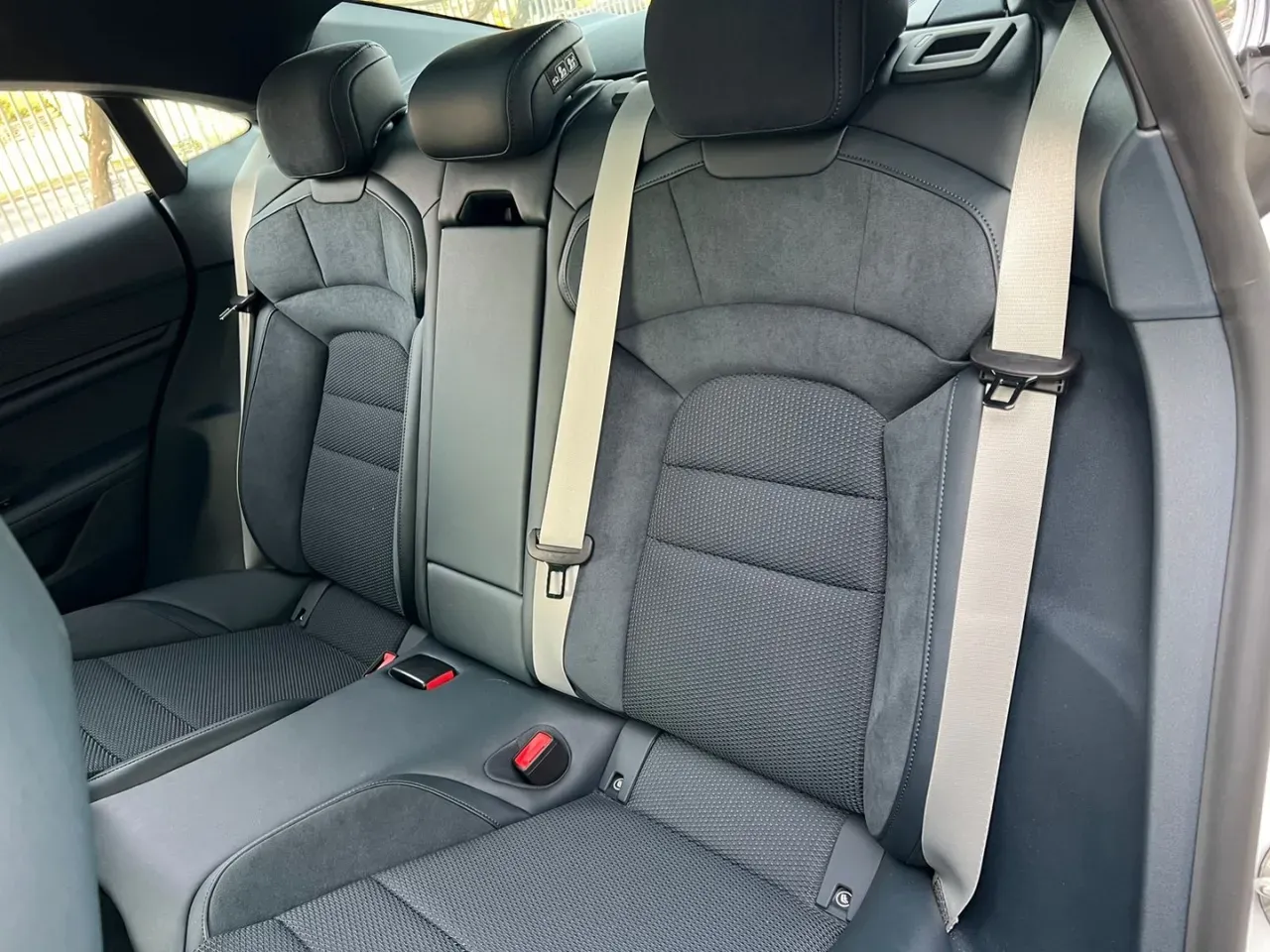 Porsche Taycan - Imagem 12