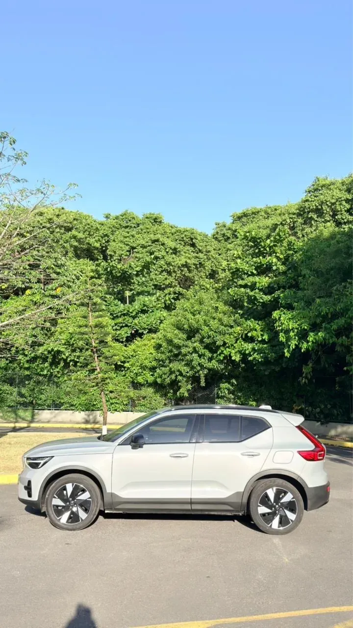 Volvo EX40 - Imagem 8