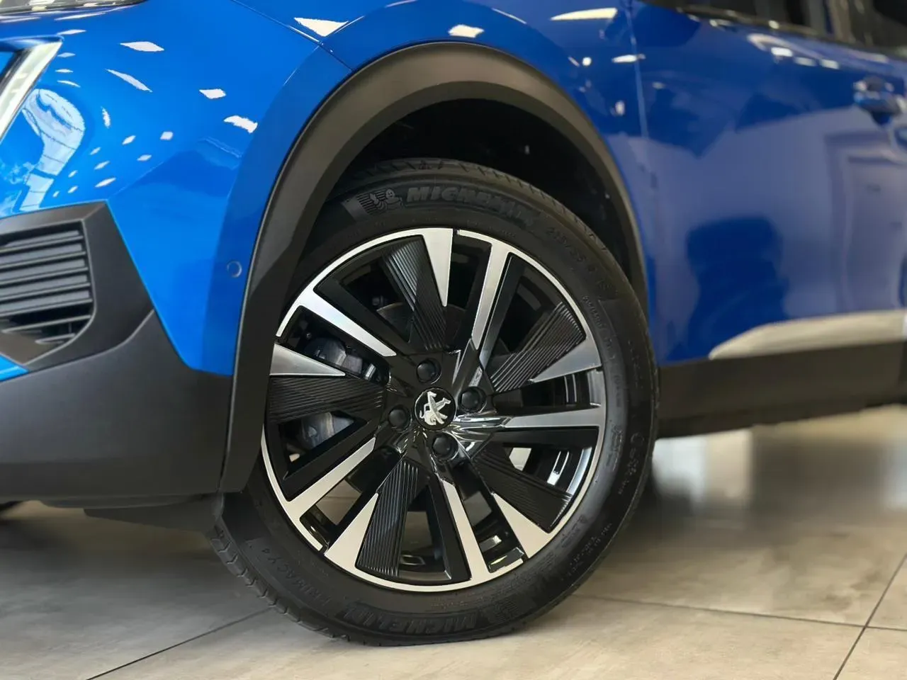 Peugeot E-2008 - Imagem 4