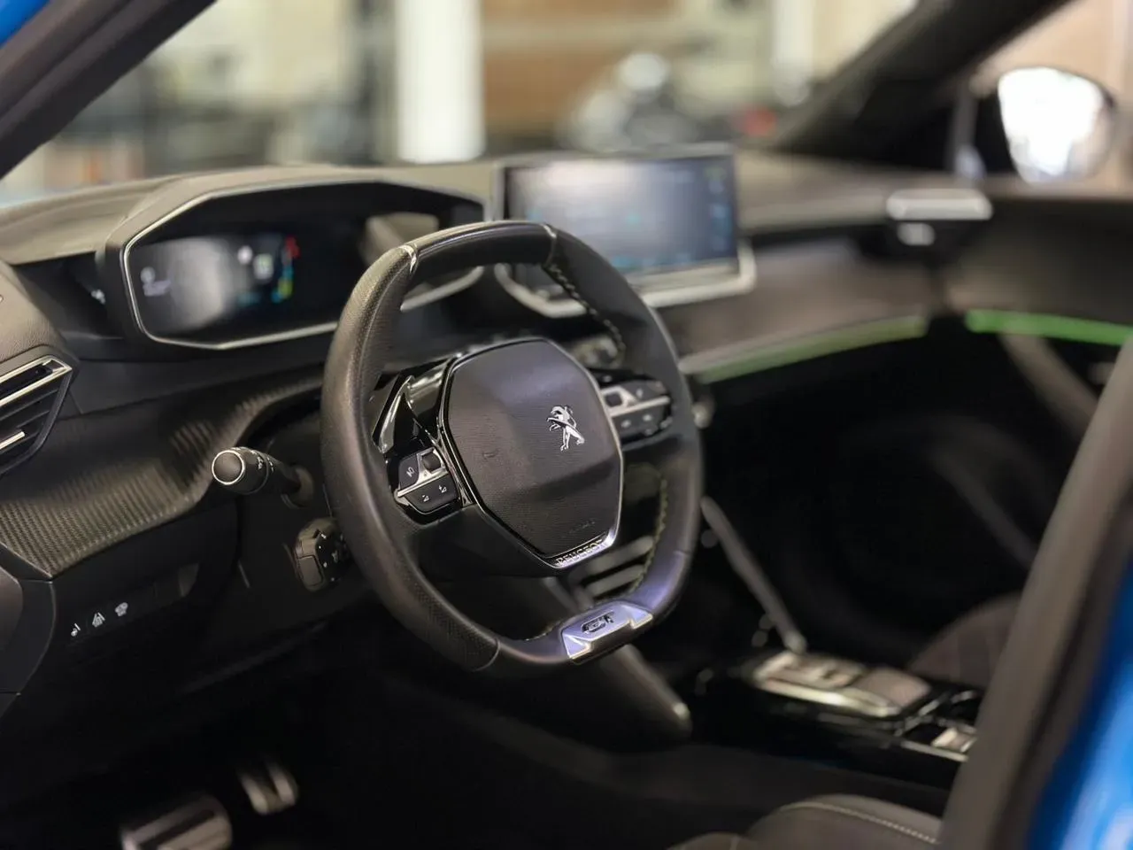 Peugeot E-2008 - Imagem 9