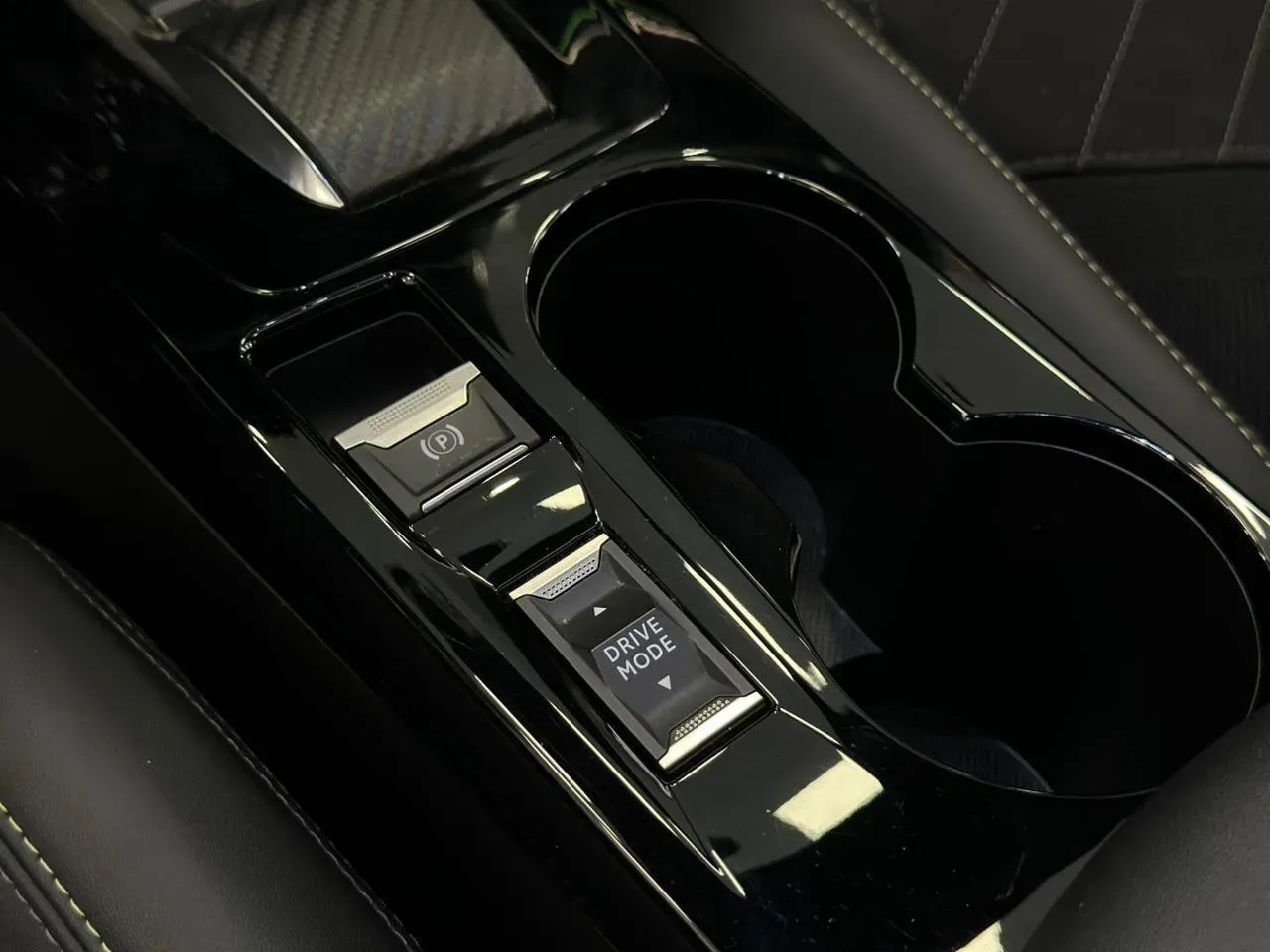 Peugeot E-2008 - Imagem 16