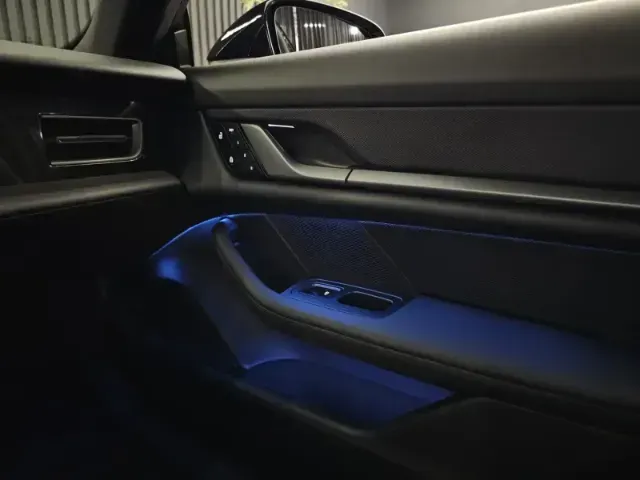 Porsche Taycan - Imagem 13