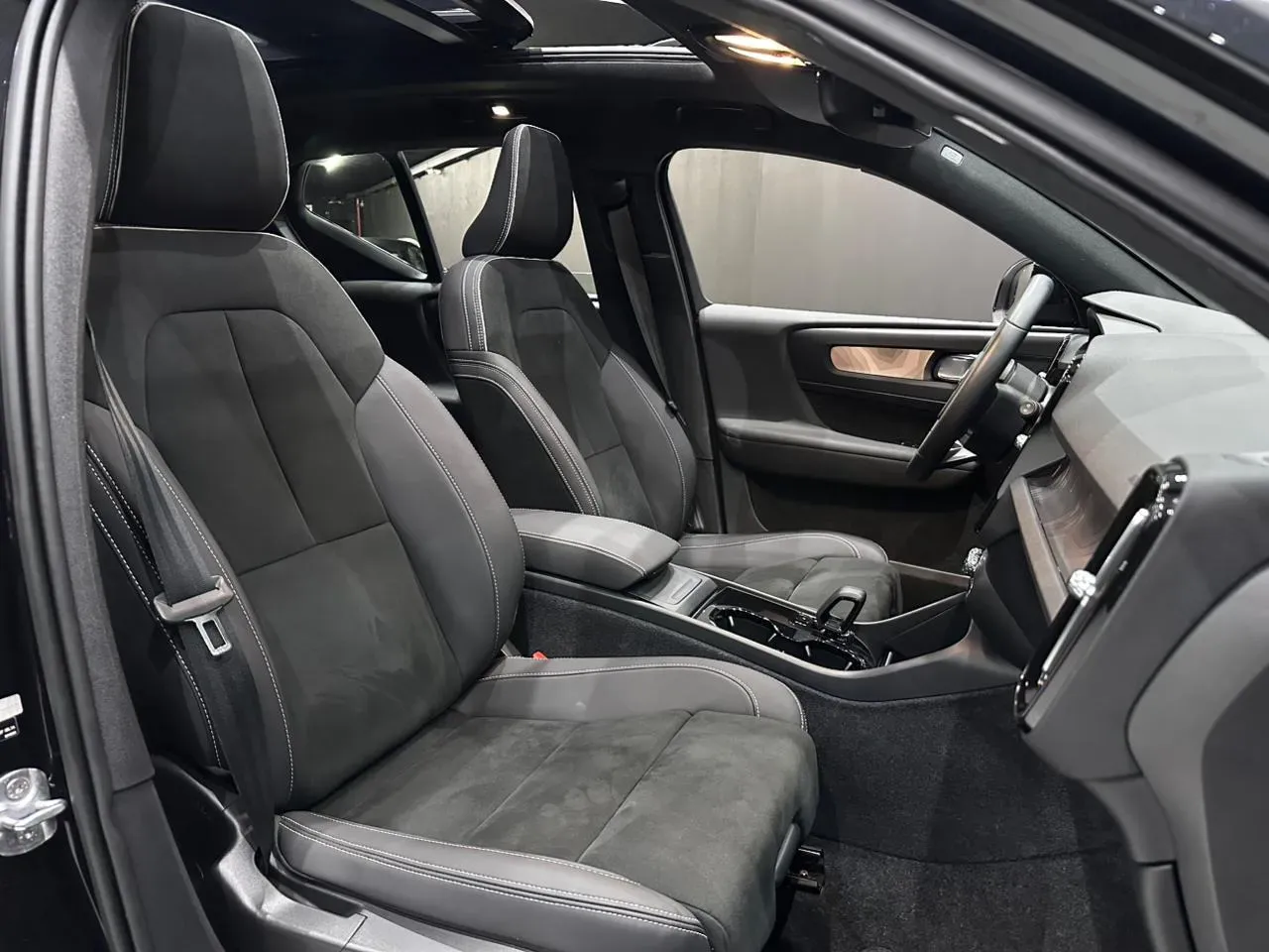 Volvo XC40 Recharge - Imagem 7