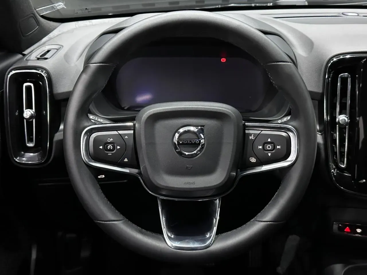 Volvo XC40 Recharge - Imagem 15